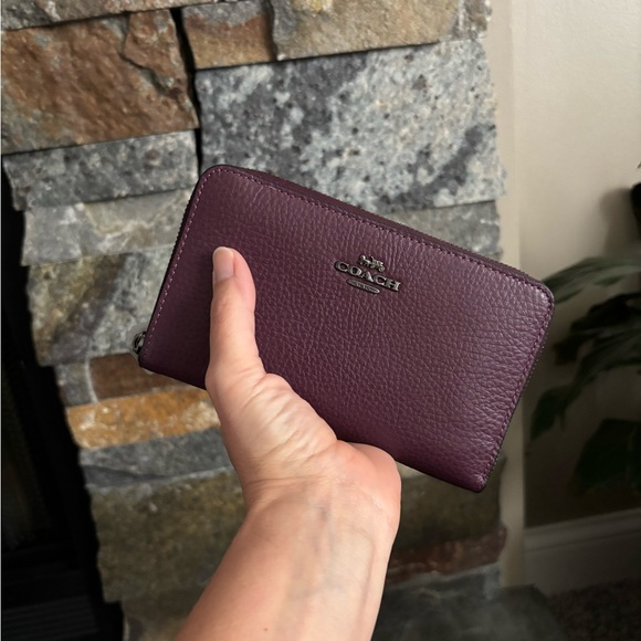 NWT COACH Medium ID Zip Around Wallet - Picture 5 of 13